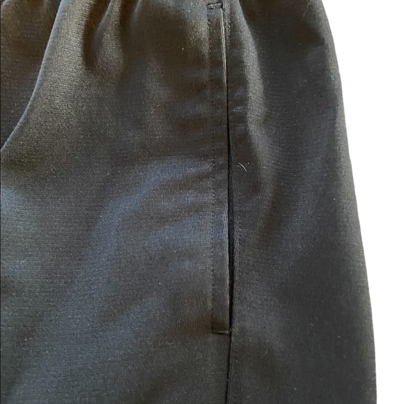 Under Armour joggers size medium - Picture 4 of 4